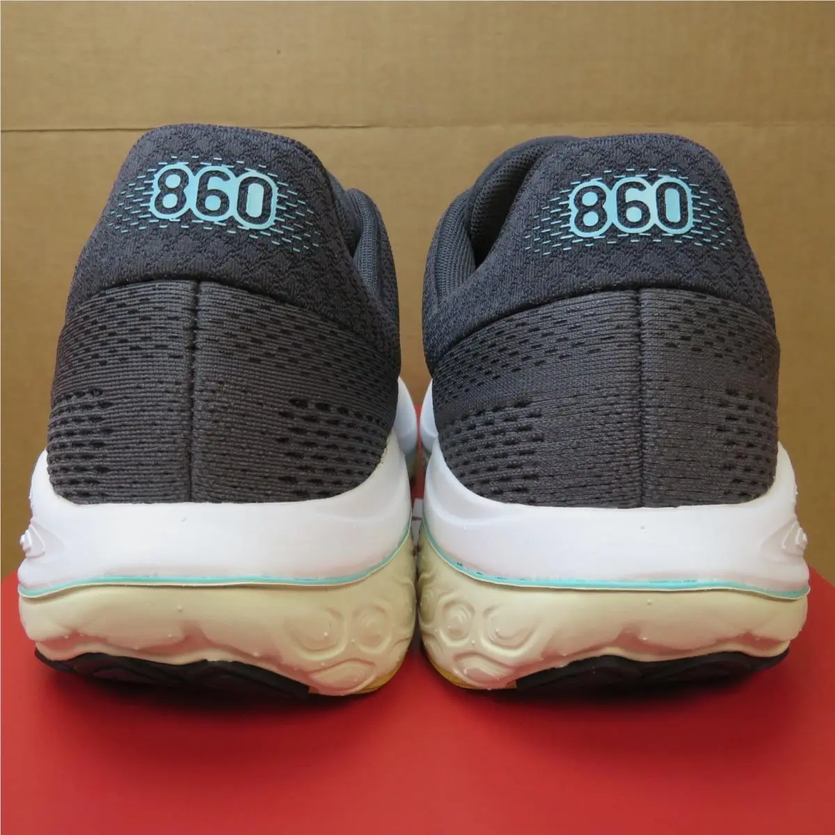 New Balance shoes - 860 v14 - Mostly Gray 3
