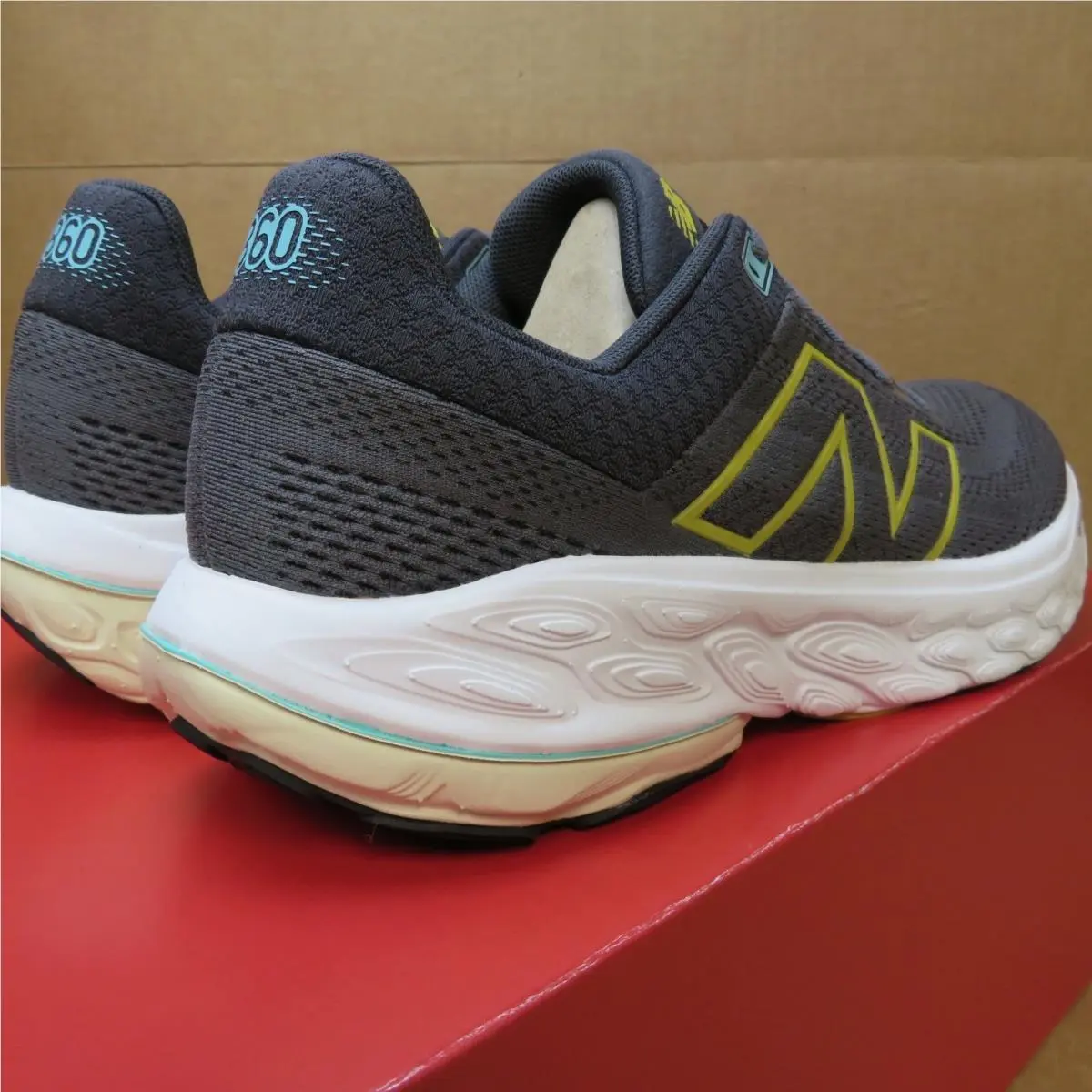 New Balance shoes - 860 v14 - Mostly Gray 4