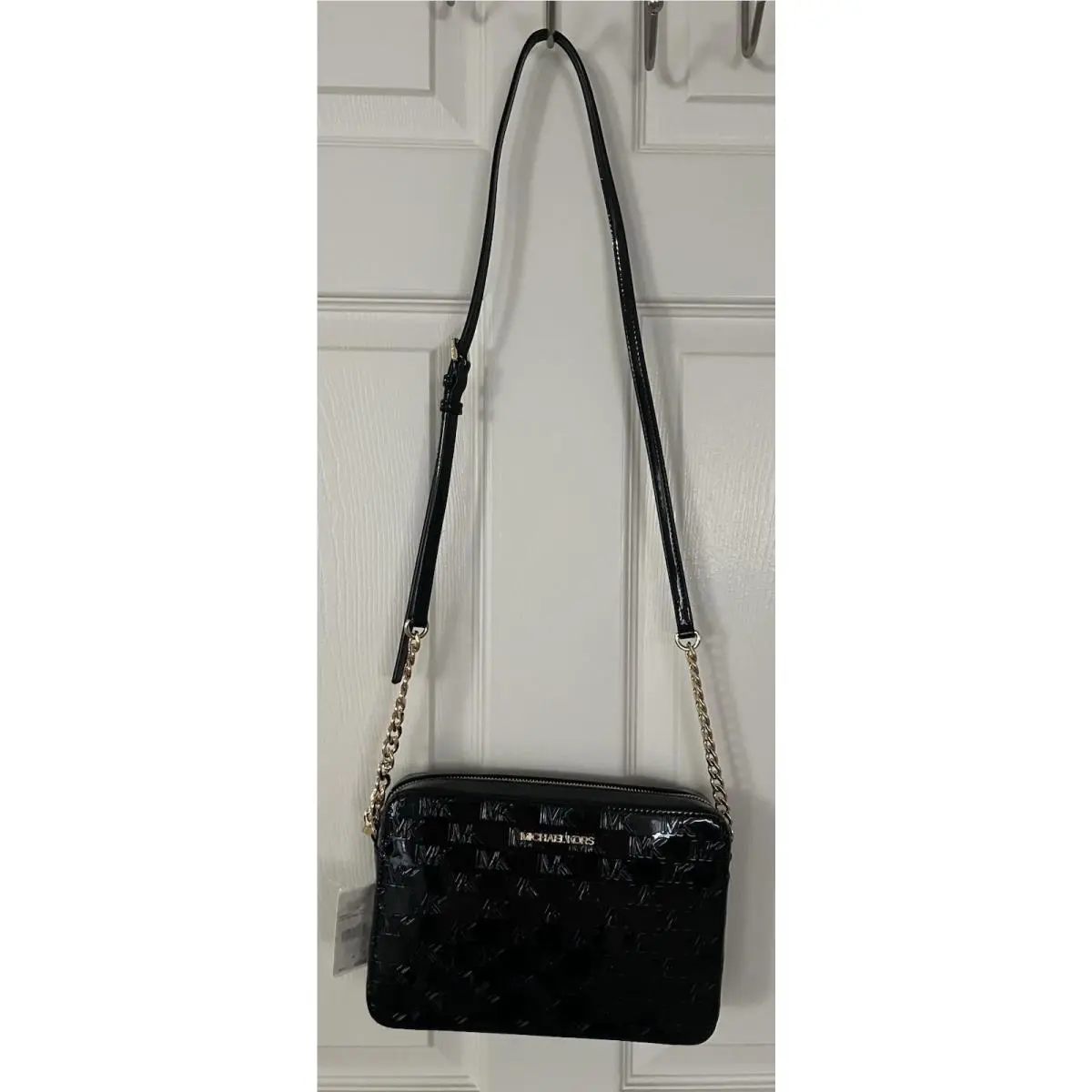 Micahael Kors Jet Set LG EW Xbody W Crd Holder