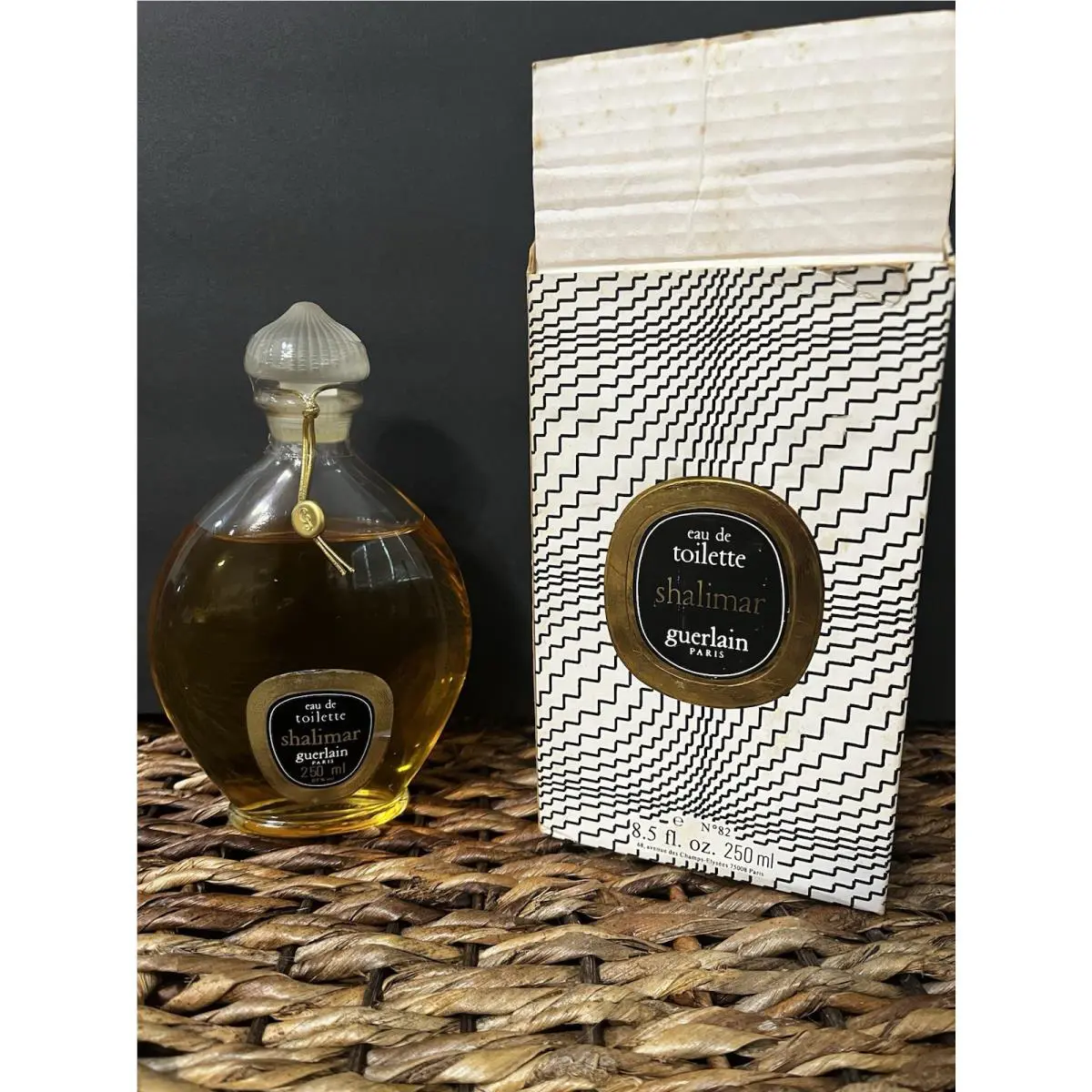 Vintage Huge Guerlain ‘shalimar’ Edt . 8.5oz/250 Ml. Baudruchage Intact