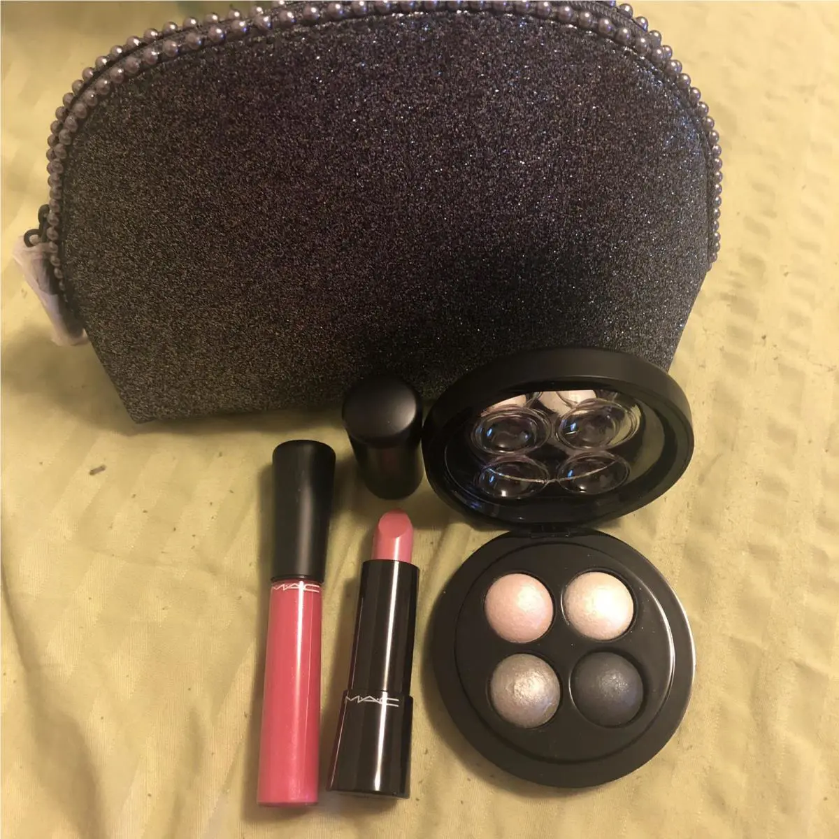 Bnip Mac Keepsake Silver Lip + Eye Bag