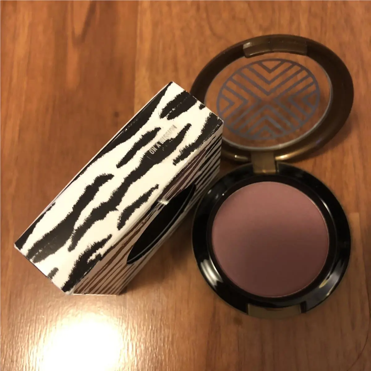 Mac Beauty Powder ON The Mission” Style Warrior Coll