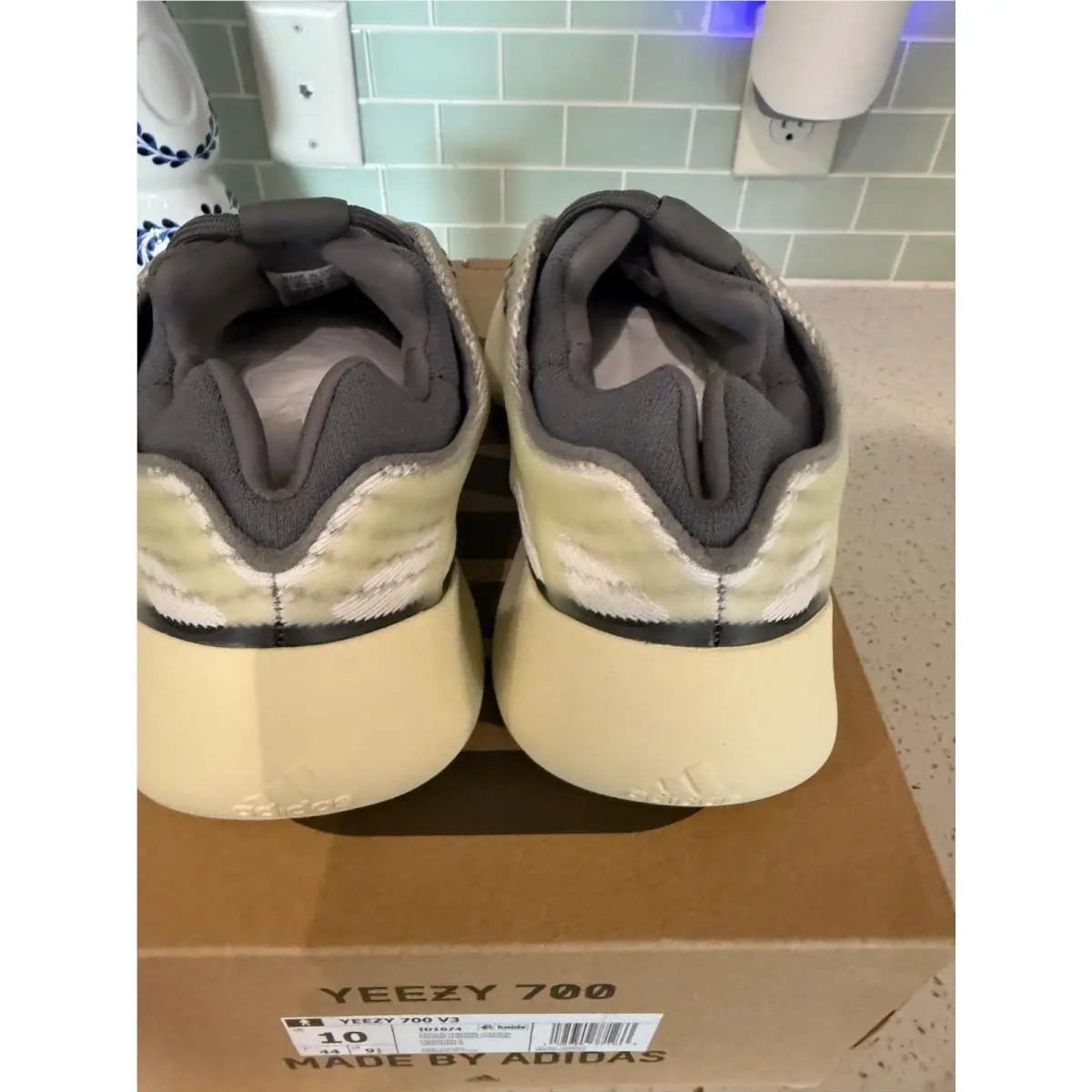 Adidas shoes - adidas Yeezy Boost 700 V3 - ID1674 - Multicolor 0