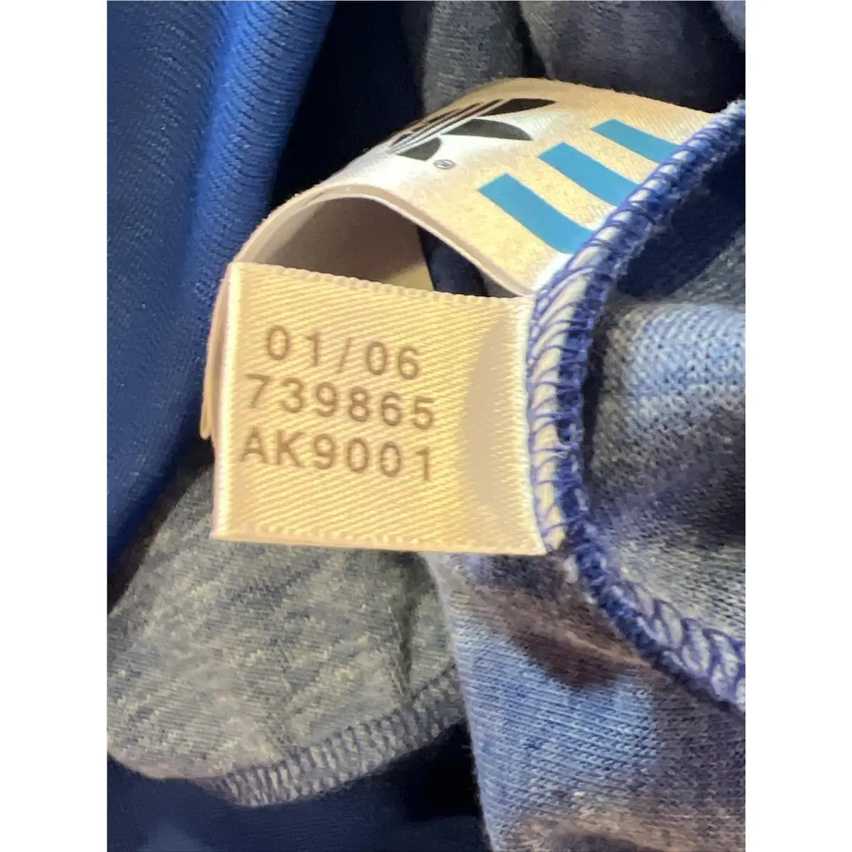 Adidas clothing - Adidas Originals - Originals - 739865 - Coll Royal (UPC: 0885274594765) 12