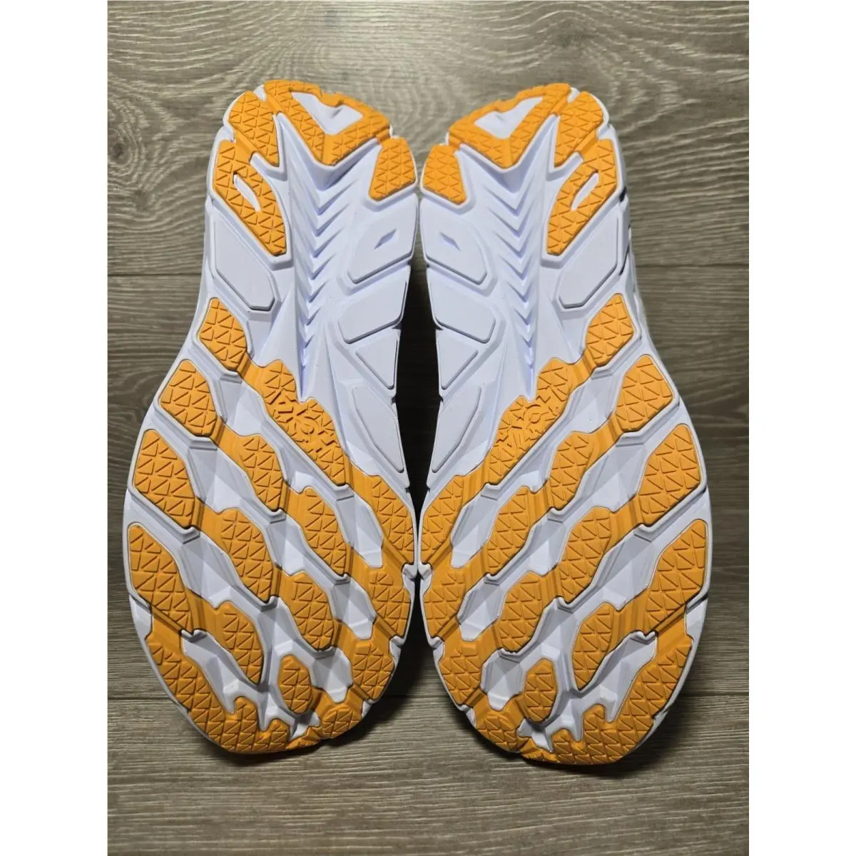 Hoka shoes - Hoka One One HOKA Clifton 8 - 1119393-BSSNG - Yellow 3