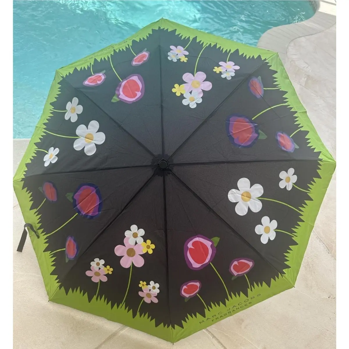 Marc Jacobs Floral Pocket Travel Umbrella W Pouch SO Cute
