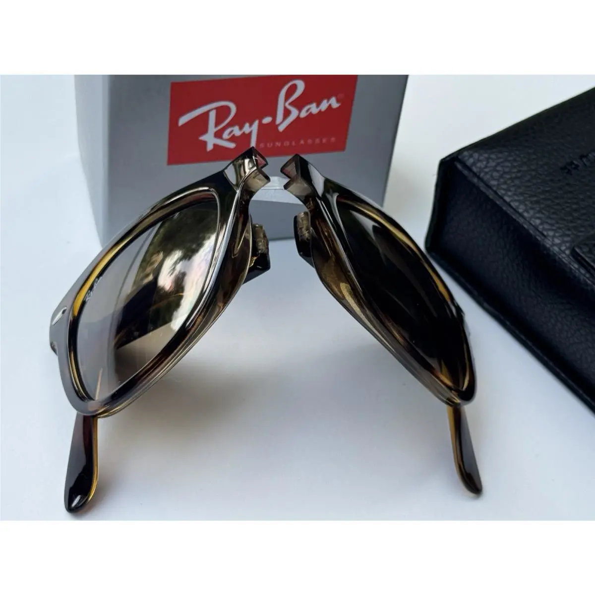 Ray-ban RB4105 Folding Wayfarer 710/51 Tortoise Brown Gradient Lenses 50mm
