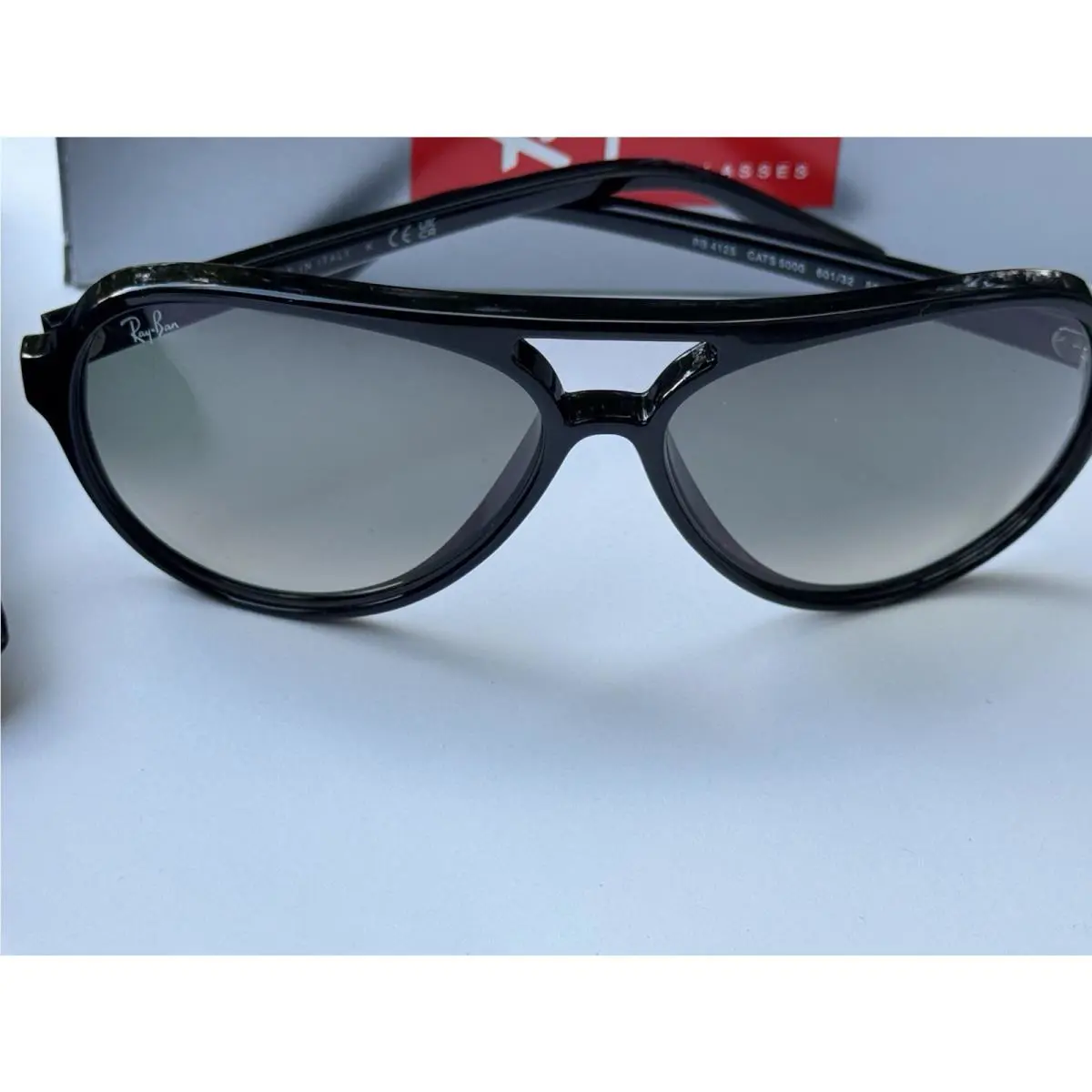 Ray-ban RB4125 601/32 Cat 5000 Classic Polished Black Grey Gradient Lens 59