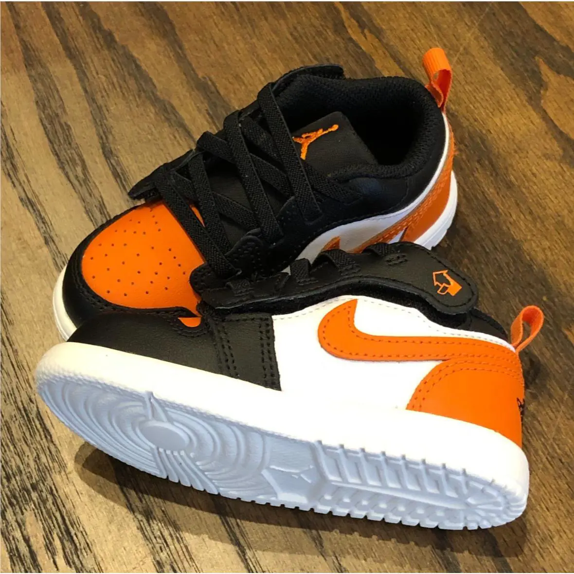 Nike shoes - Air Jordan 1 - Air - Black 4