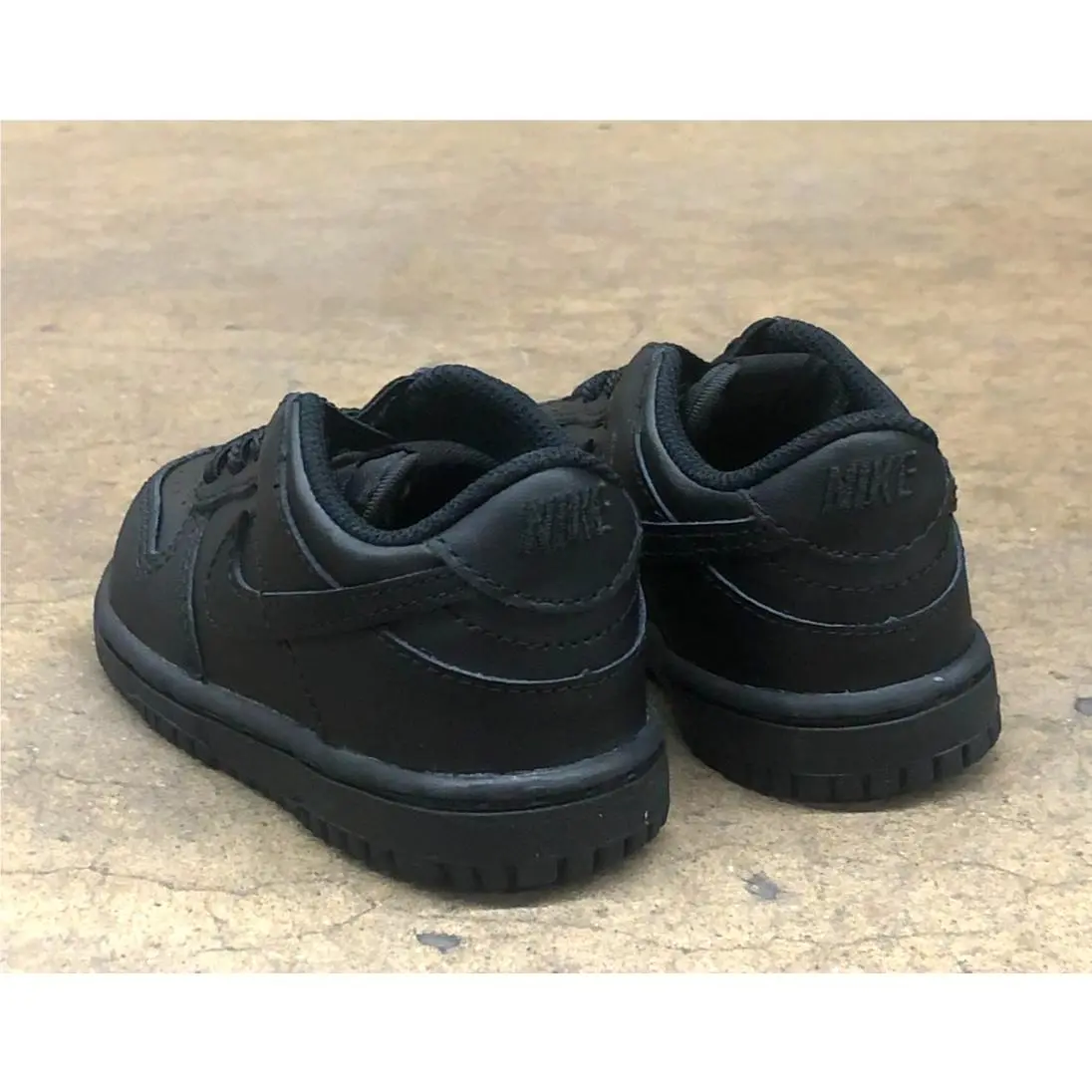 Nike shoes - NIKE DUNK LOW - DUNK LOW - Black 9