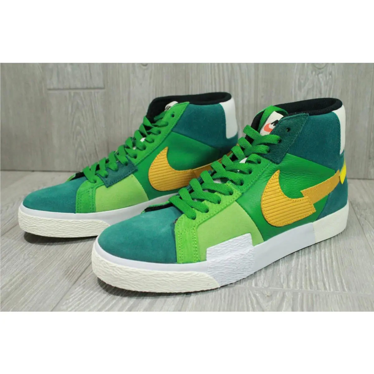 Nike shoes - Nike Sb Blazer Zoom - Blazer Zoom - DA8854-300 - Green 0