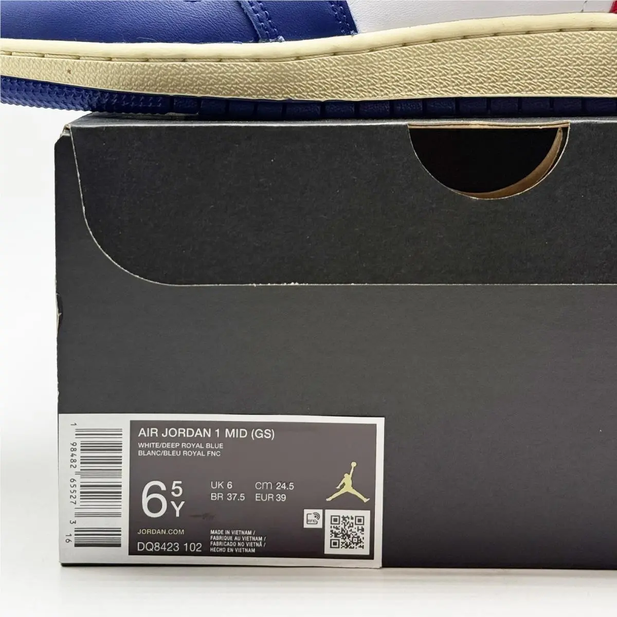 Nike shoes - Jordan Air 1 Mid GS - White 4