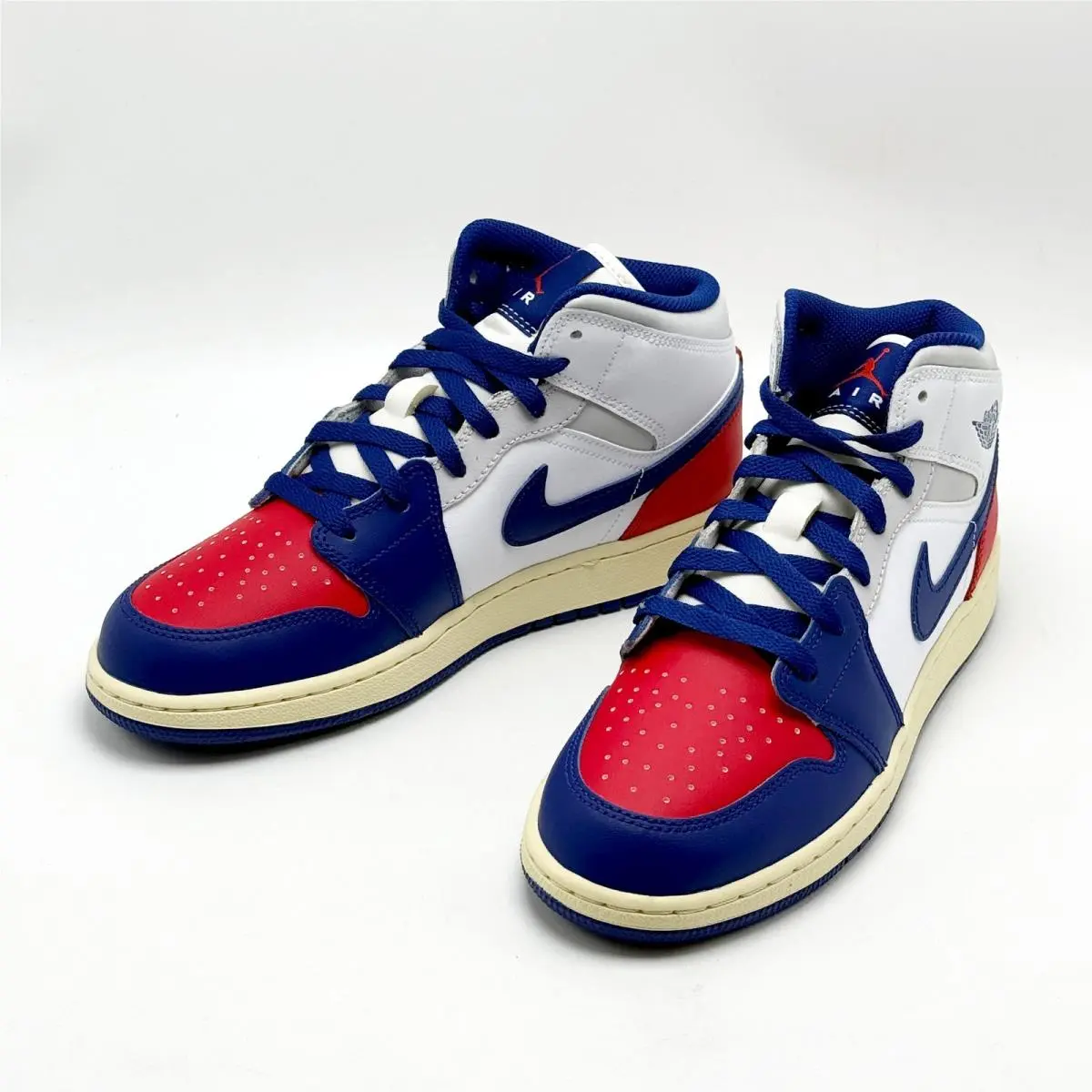 Nike shoes - Jordan Air 1 Mid GS - White 6