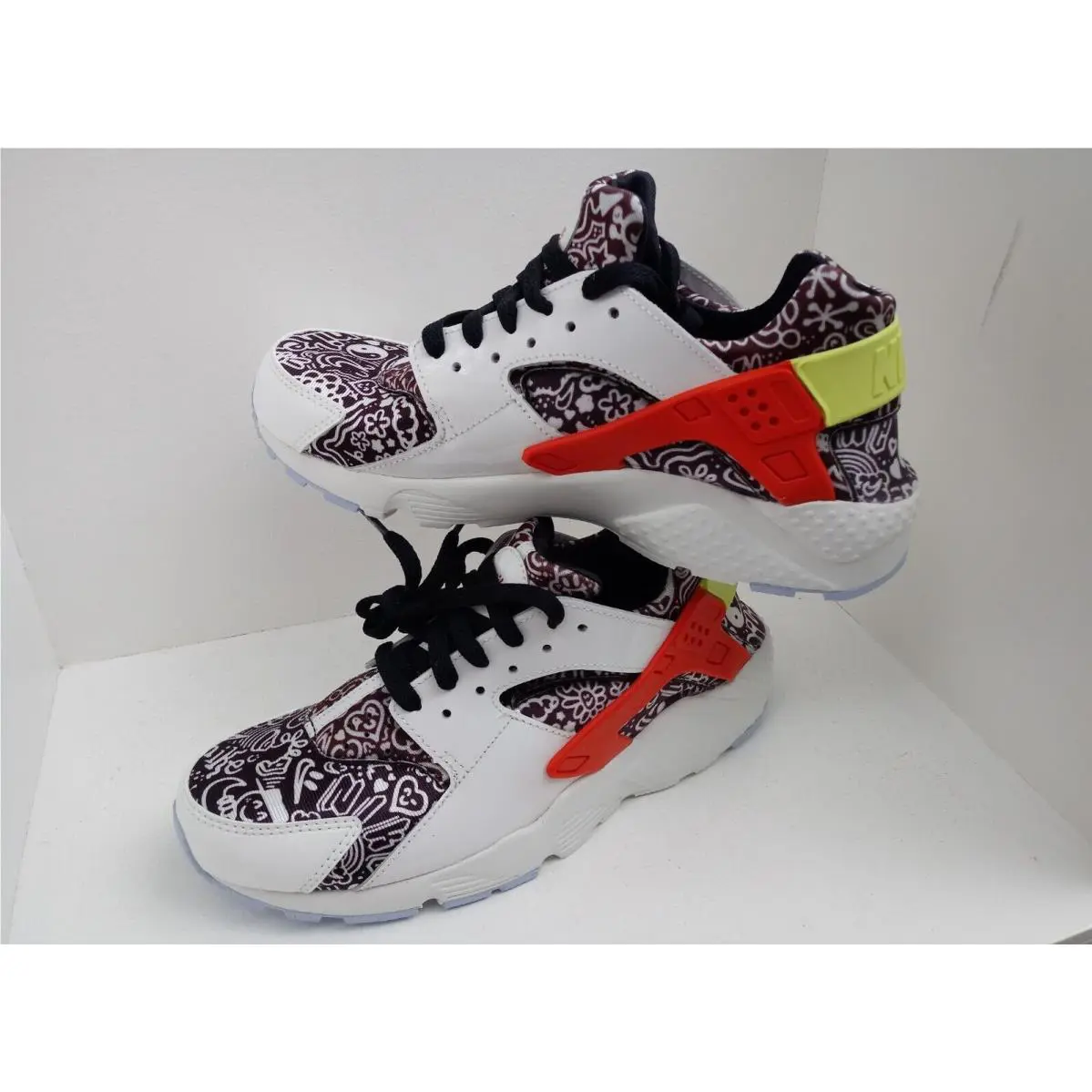 Nike shoes - NIKE HUARACHE RUN SE (GS) - DV2243-100 - SUMMIT WHITE/LT LEMON TWIST 8