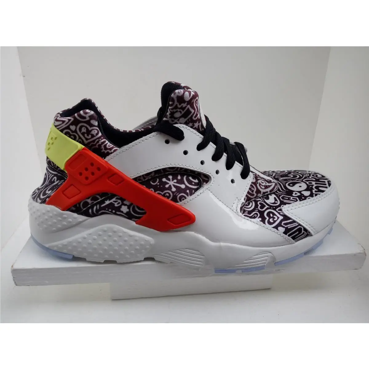 Nike shoes - NIKE HUARACHE RUN SE (GS) - DV2243-100 - SUMMIT WHITE/LT LEMON TWIST 2