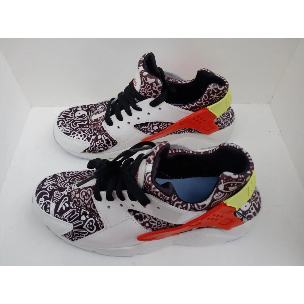 Nike shoes - NIKE HUARACHE RUN SE (GS) - DV2243-100 - SUMMIT WHITE/LT LEMON TWIST 24