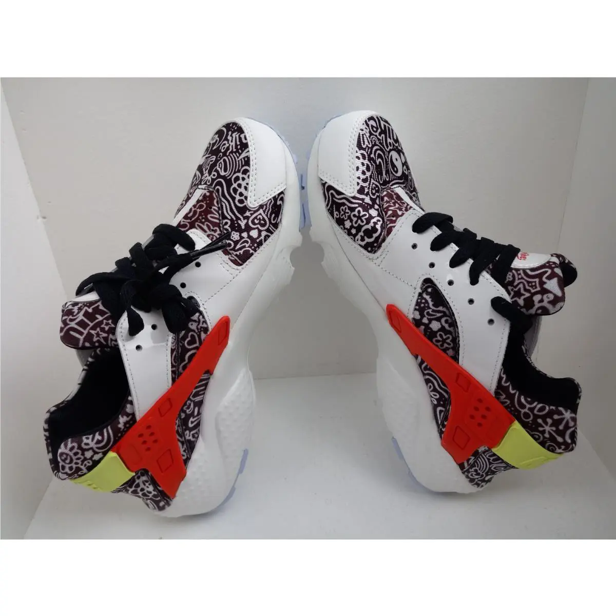 Nike shoes - NIKE HUARACHE RUN SE (GS) - DV2243-100 - SUMMIT WHITE/LT LEMON TWIST 4