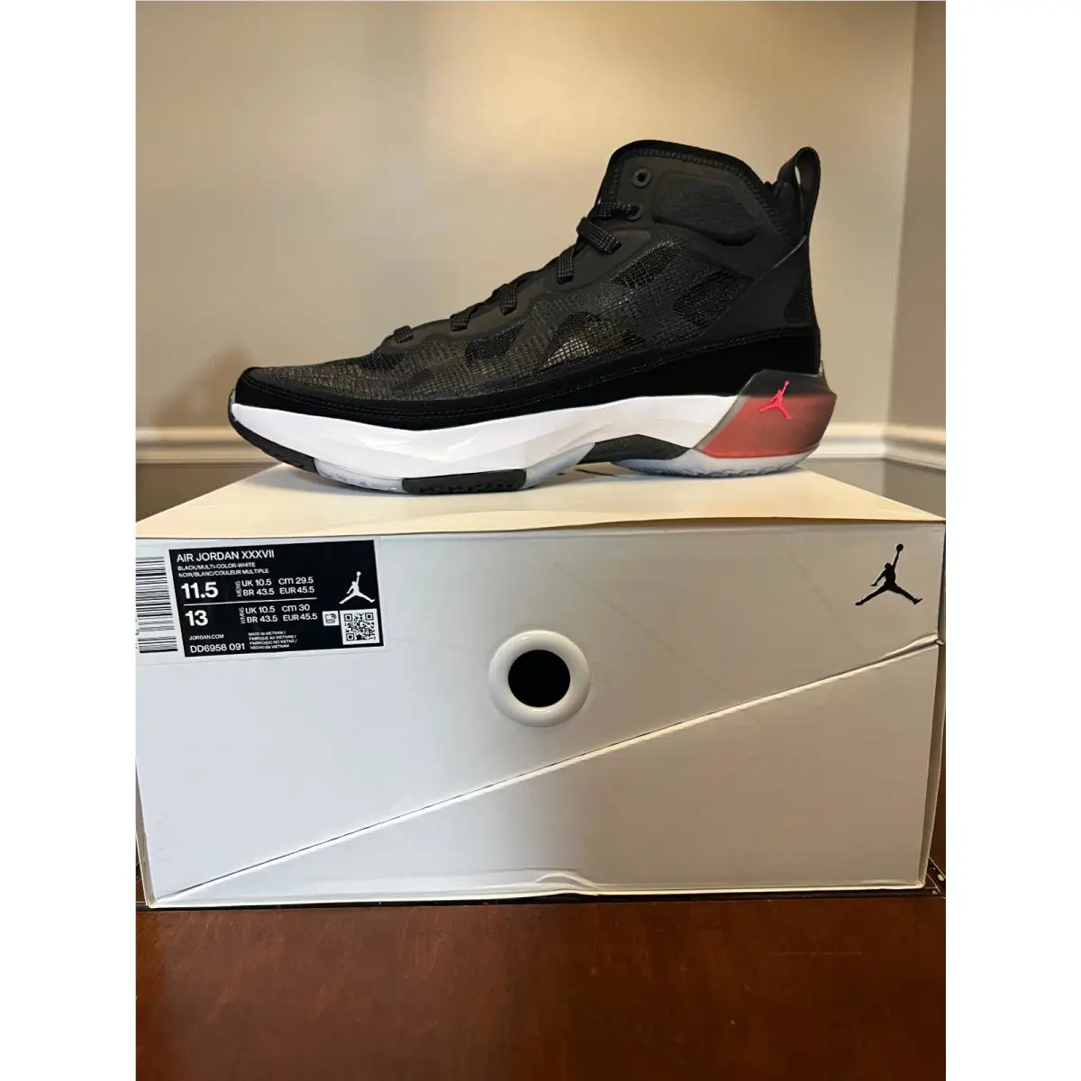 Nike shoes - Air Jordan 37 - Air - DQ4122 061 - Black 3