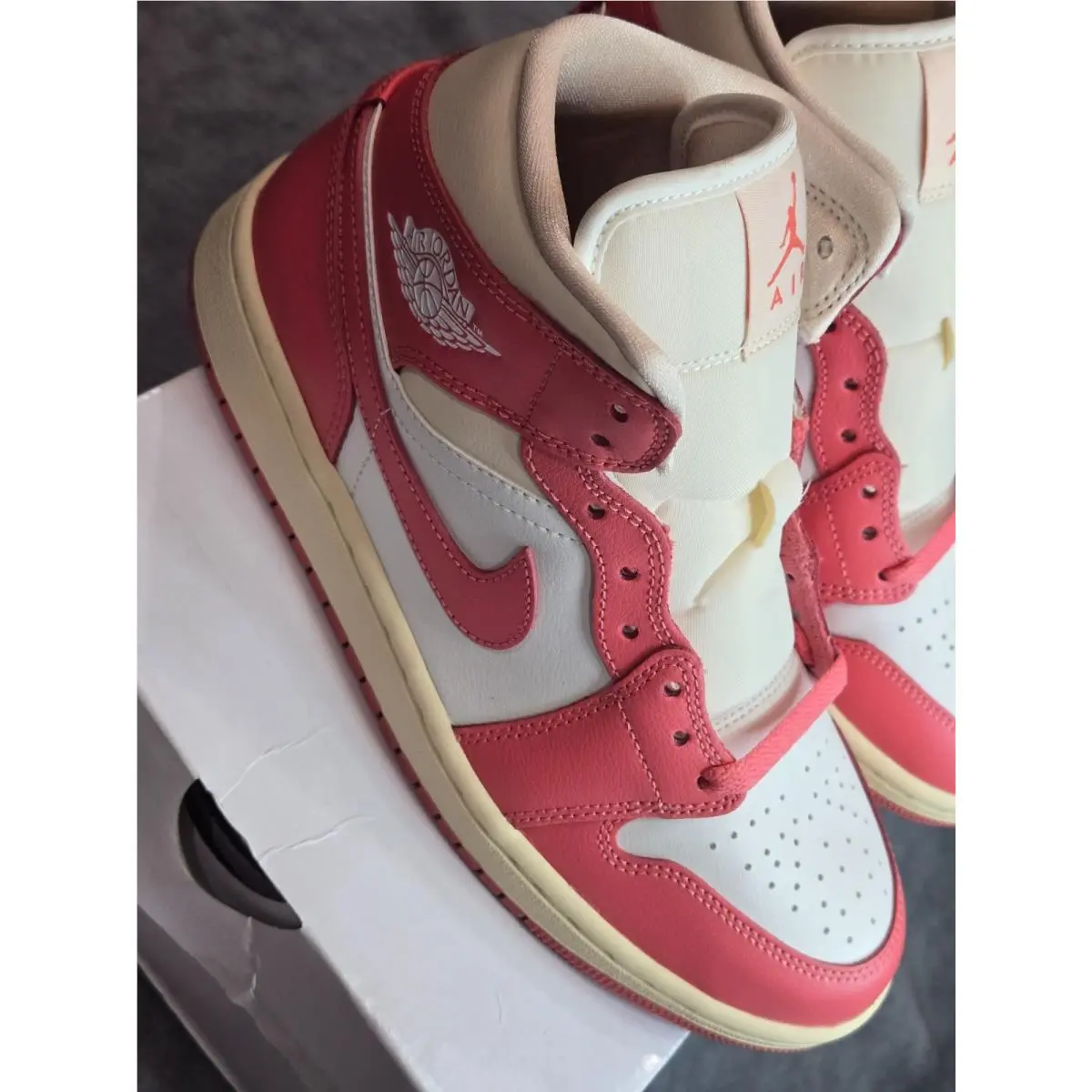 Nike shoes - Air Jordan 1 Mid - Air Mid - BQ6472-109 - Pink 4