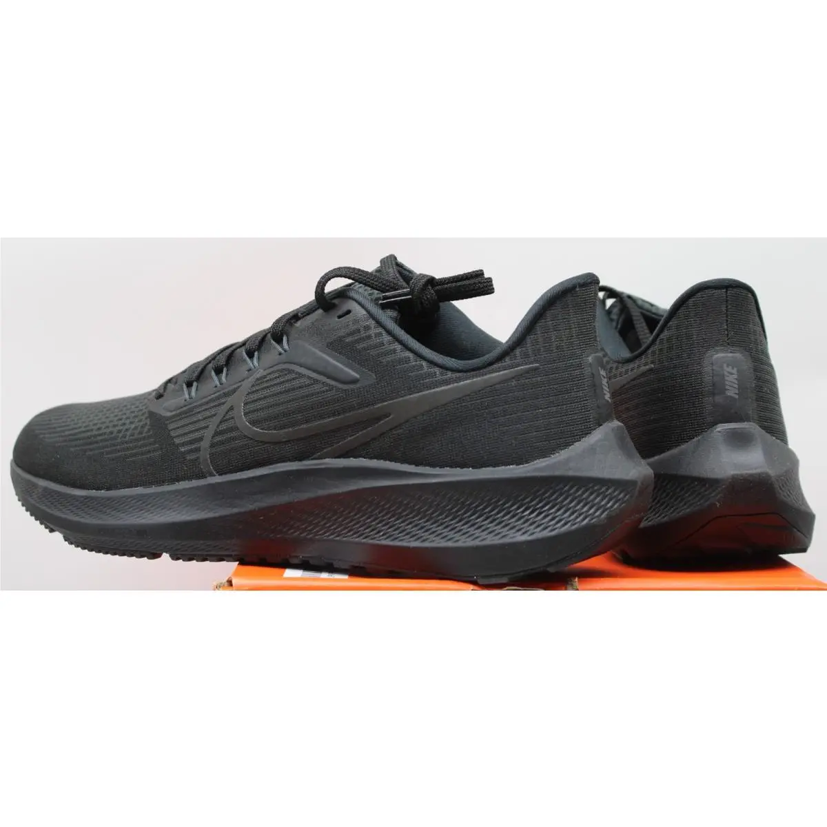 Nike shoes - HF1536002 - HF1536-002 - Black (UPC: 197593762122) 1