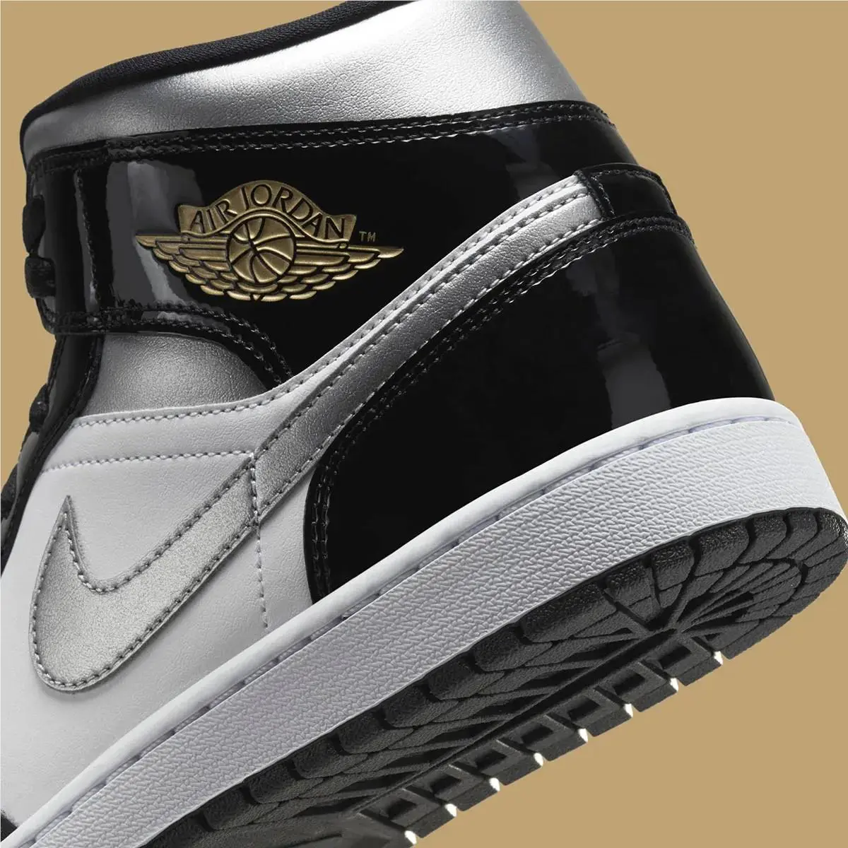 Nike shoes - Nike Air Jordan 1 - Air - HV0789-010 - Black/White/Metallic Gold/Metallic Silver 4
