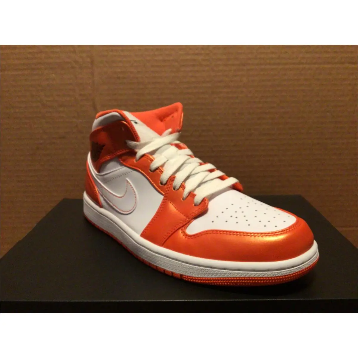 Nike shoes - Nike Air Jordan 1 - Air - Orange 3
