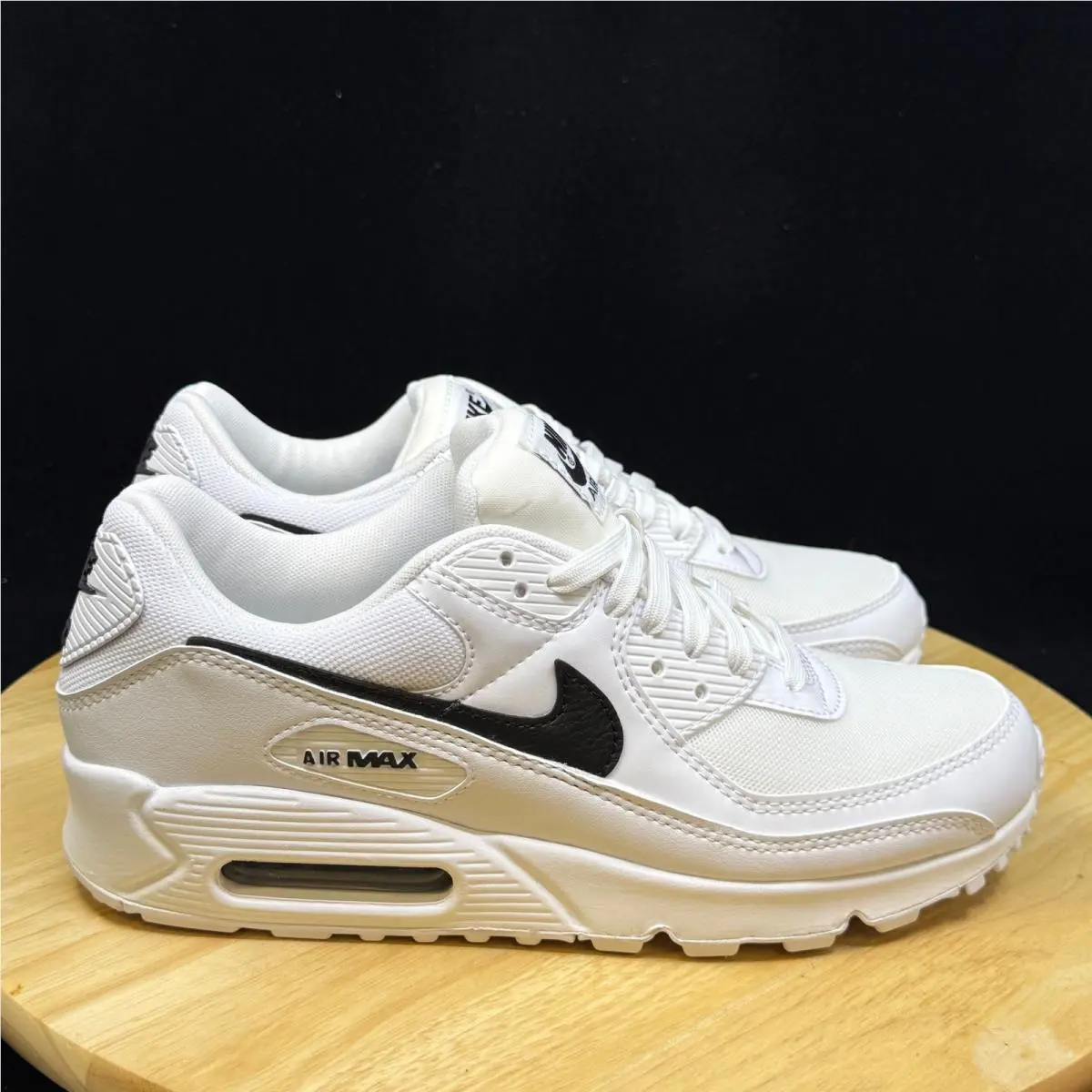 Nike shoes - White 2