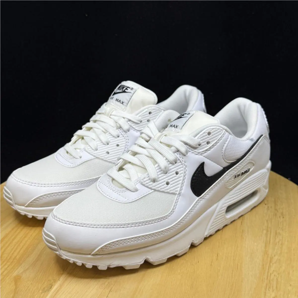 Nike shoes - White 4