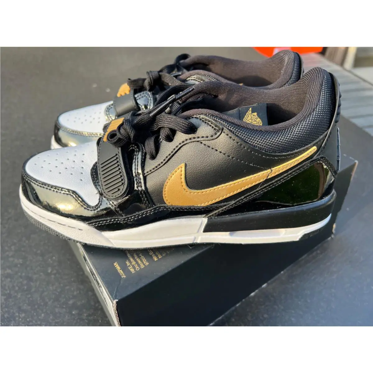 Nike shoes - Jordan Legacy 312 - Legacy - Black/White/Metallic Gold 2