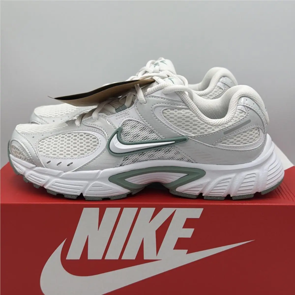 Nike shoes - Nike V5 RNR - RNR - HQ7901-103 - White 1