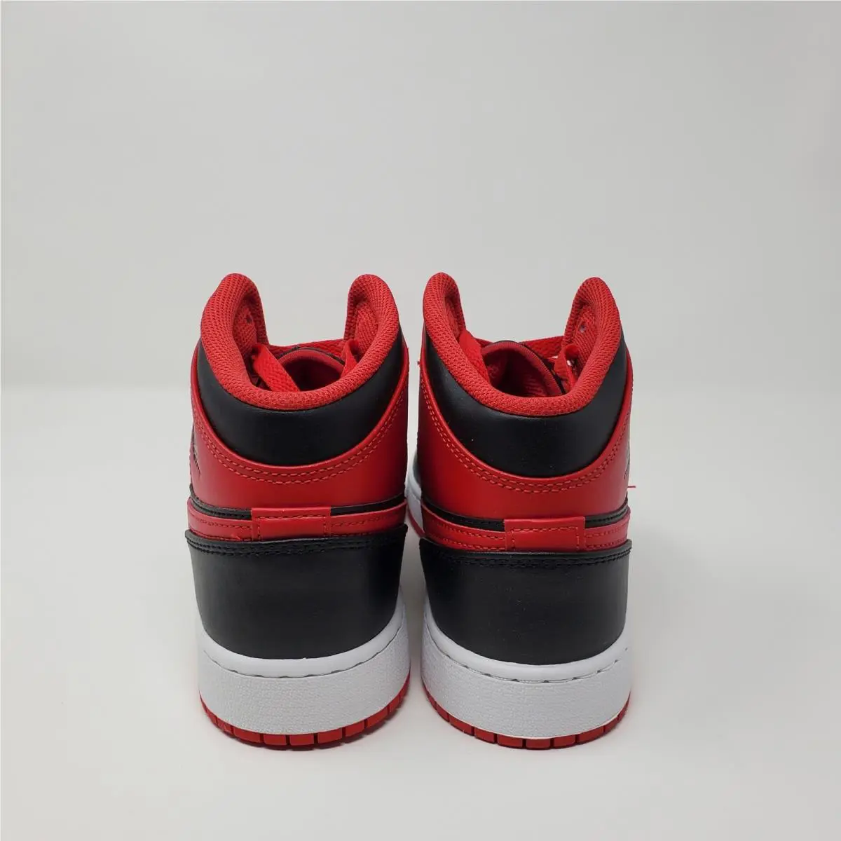 Nike shoes - Air Jordan 1 Mid - Air Mid - Red 1