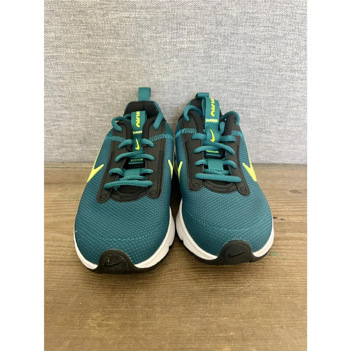 Nike shoes - Green (UPC: 0196152310804) 1
