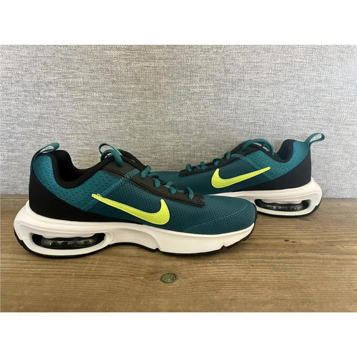 Nike shoes - Green (UPC: 0196152310804) 5
