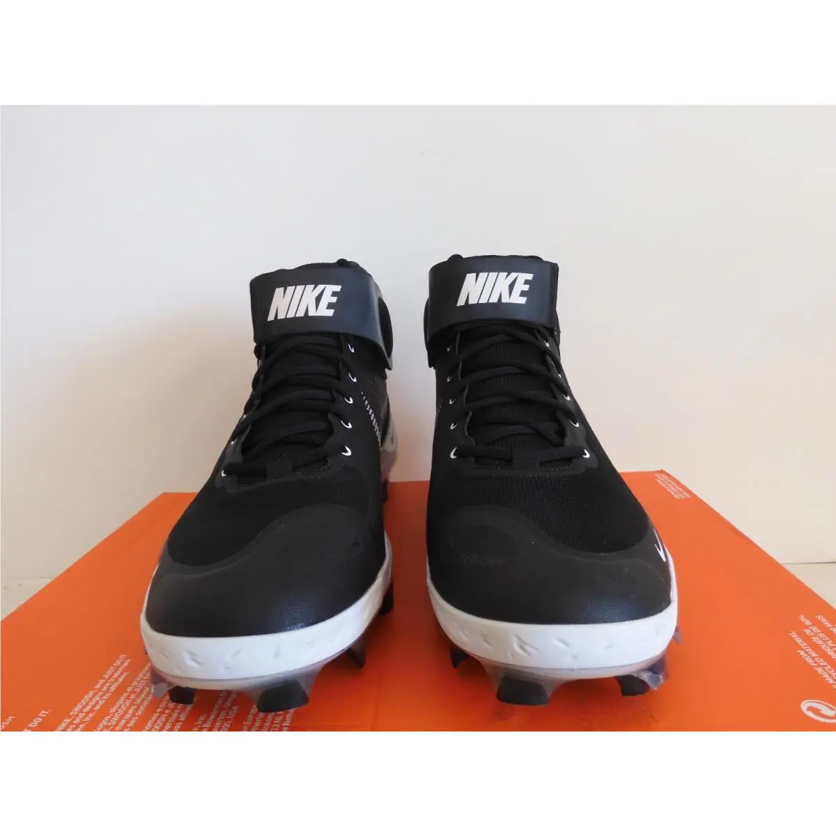 Nike shoes - Black (UPC: 194499346197) 1