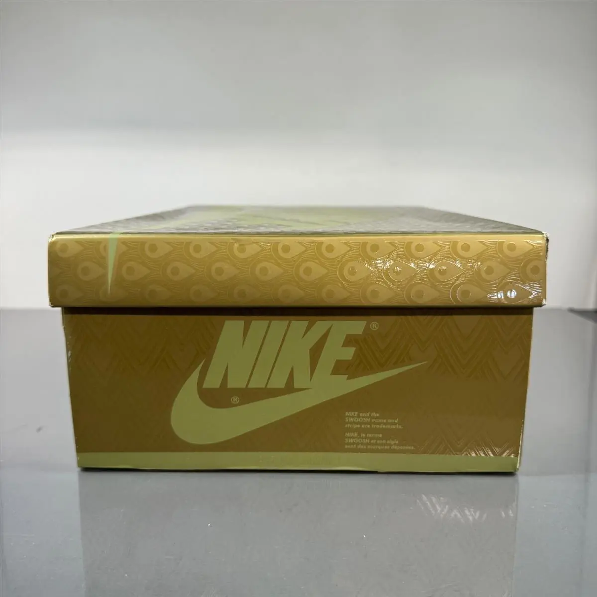 Nike shoes - Jordan 1 - Gold 16