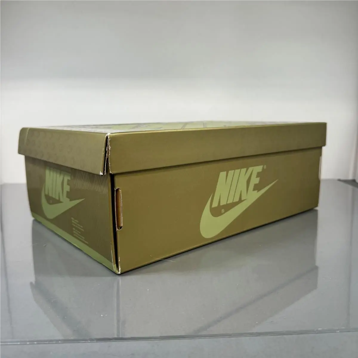 Nike shoes - Jordan 1 - Gold 17