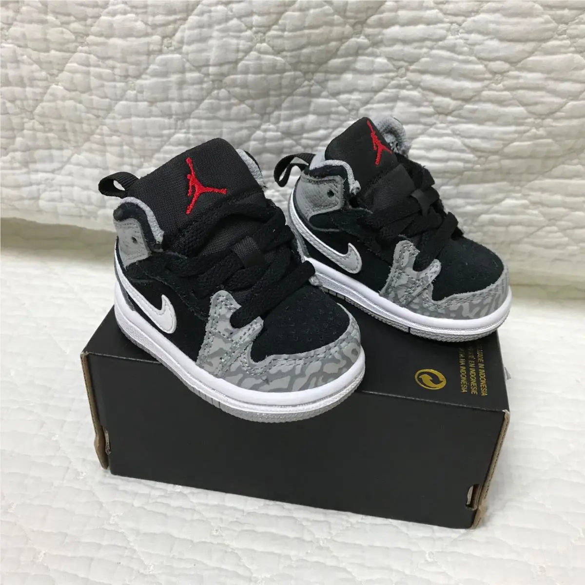 Nike shoes - Jordan 1 MID SE (TD) - Black/Gray 5