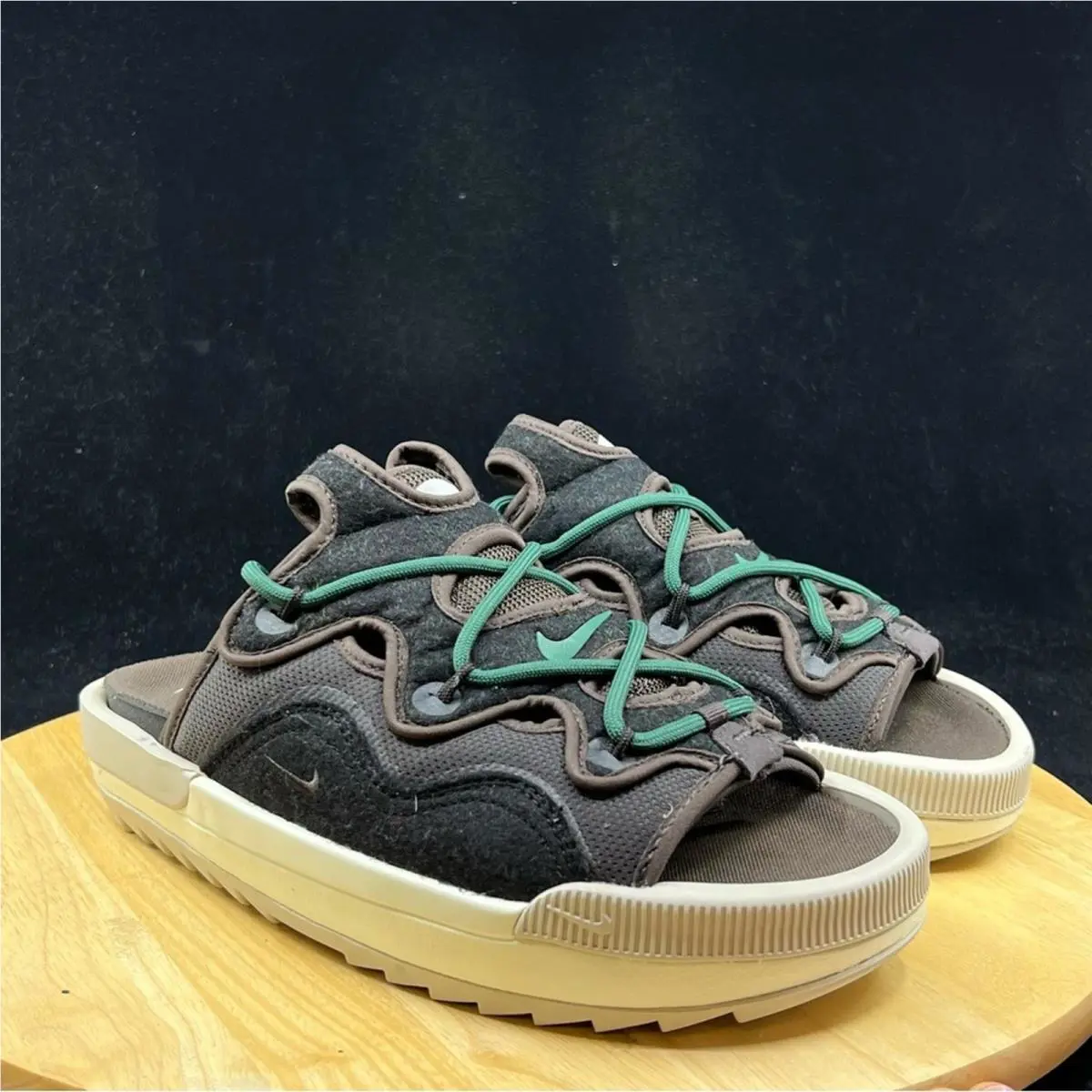 Nike shoes - Brown 2