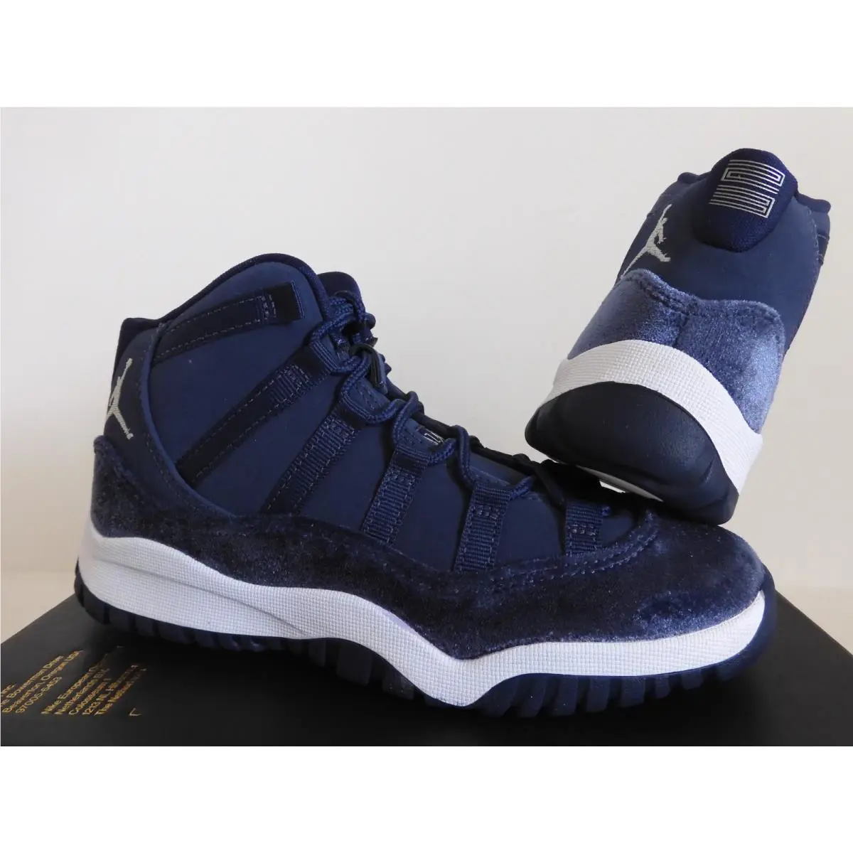 Nike shoes - Air Jordan 11 - Air - Blue (UPC: 196151896767) 0