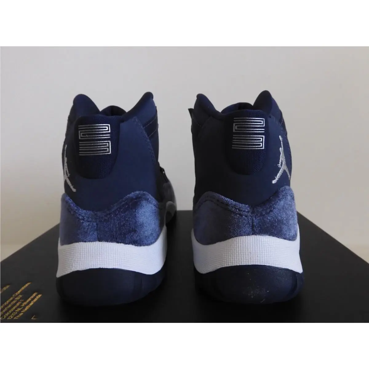 Nike shoes - Air Jordan 11 - Air - Blue (UPC: 196151896767) 2