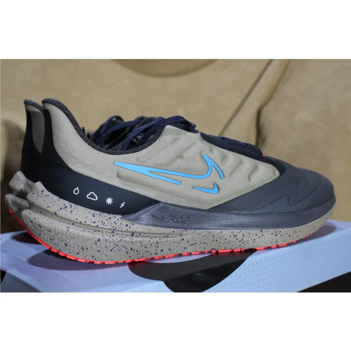 Nike Air Winflo 9 Shield Shoes Size 10 Ash/laser Blue/khaki DM1106