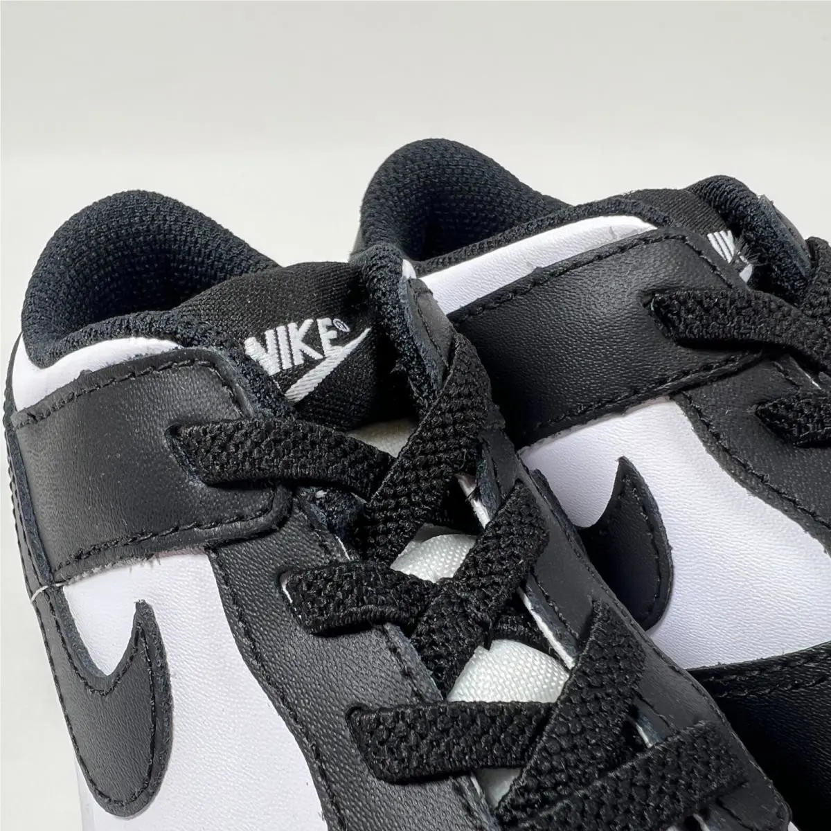 Nike shoes - Black 4