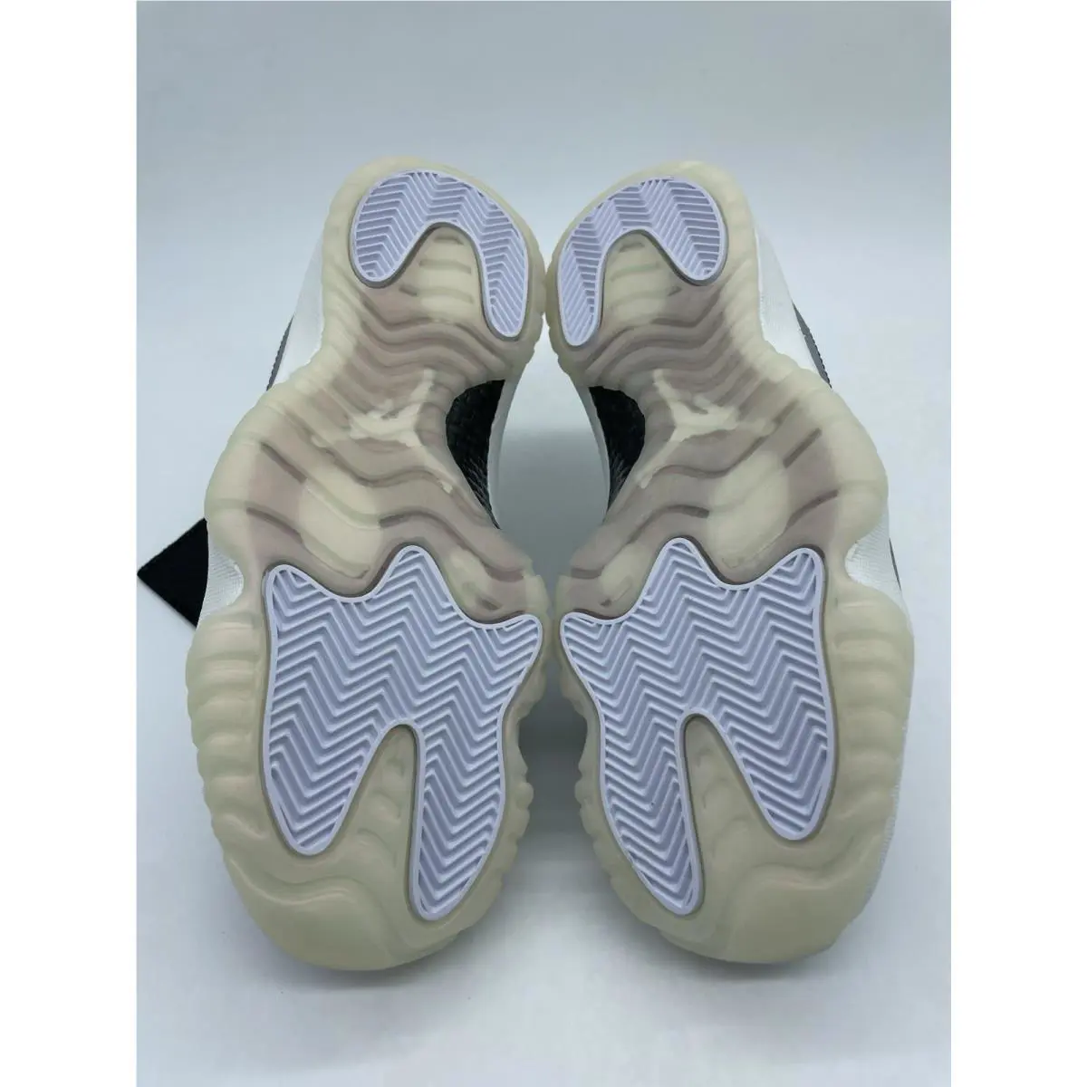 Nike shoes - Air Jordan 11 Low - Air Low - 7000 - White 4
