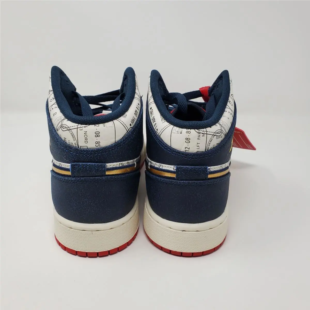 Nike shoes - Air Jordan 1 Mid SE GS - Blue 1
