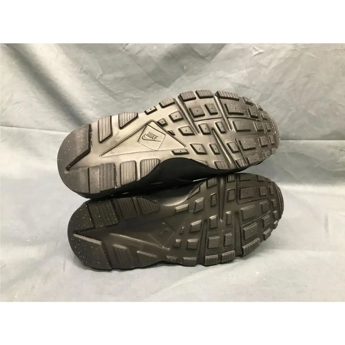 Nike shoes - Nike Huarache Run - Huarache Run - Grey (UPC: 196152638373) 8