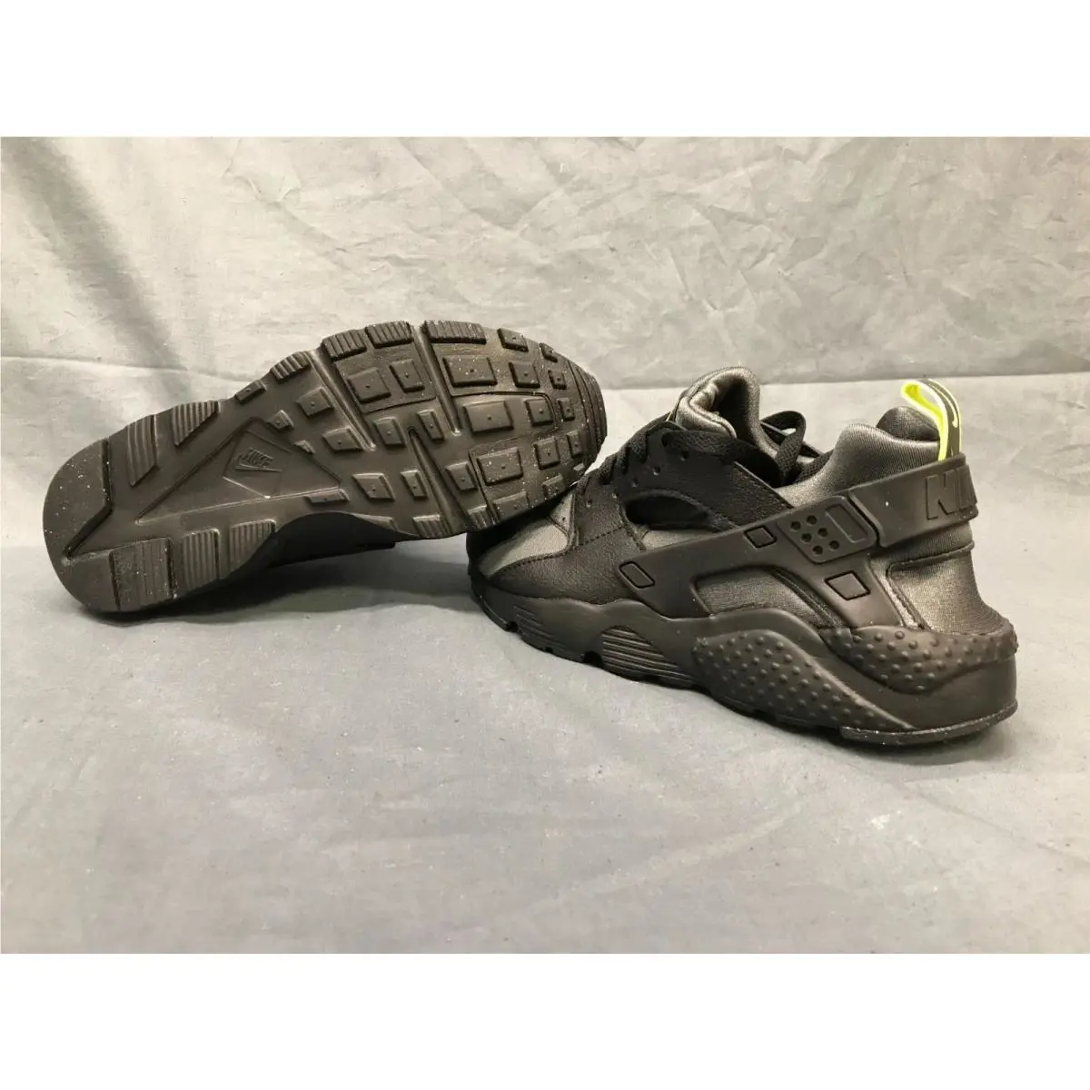 Nike shoes - Nike Huarache Run - Huarache Run - Grey (UPC: 196152638373) 0