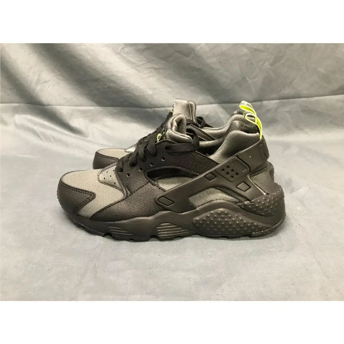 Nike shoes - Nike Huarache Run - Huarache Run - Grey (UPC: 196152638373) 3