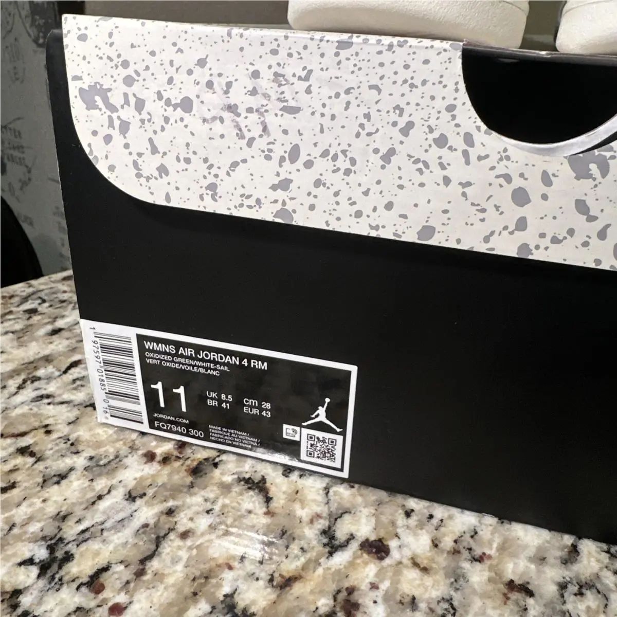 Nike shoes - Air Jordan 4 - Air - FQ7940-300 - Green 4