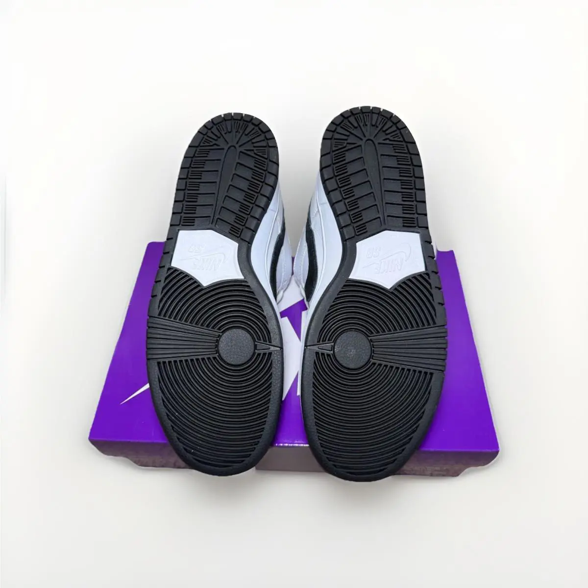 Nike shoes - Nike Dunk SB - Dunk - HF3704-100 - White, Manufacturer: White/Black/White/Black 5