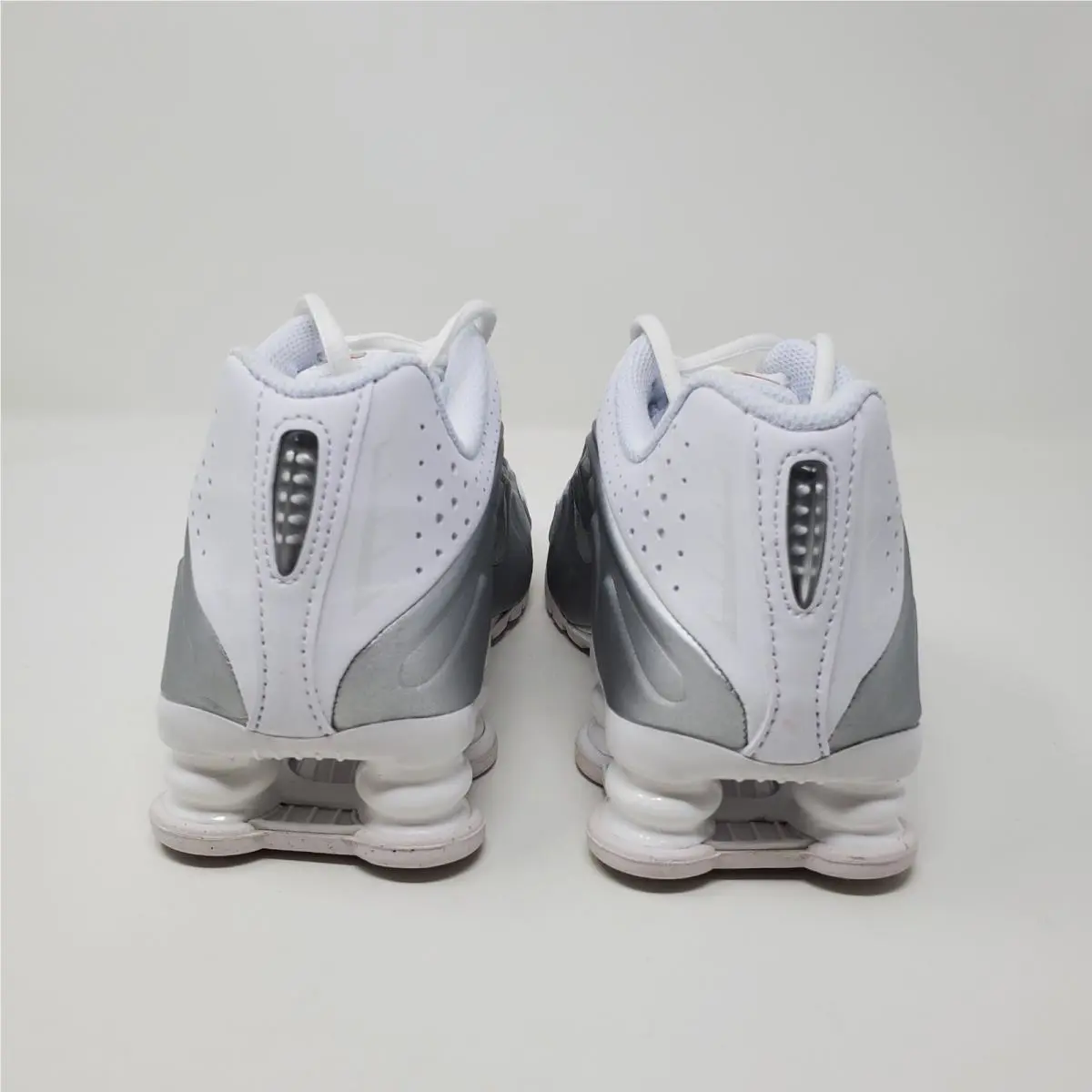 Nike shoes - Nike Shox R4 - Shox - White 1